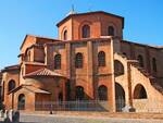 La splendida Basilica di San Vitale, teatro del Festival d'organo