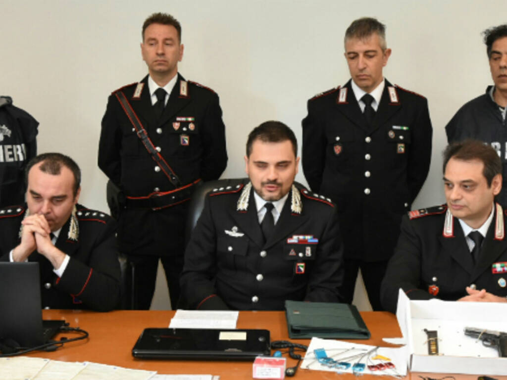 Verbano 24 - Carabinieri, controlli alla movida aronese: 105 persone  identificate, tre denunce
