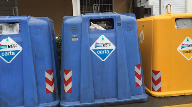 La situazione qualche giorno fa a Ravenna. Ad oggi, fa sapere Hera, lo svuotamento delle campane è stato completato