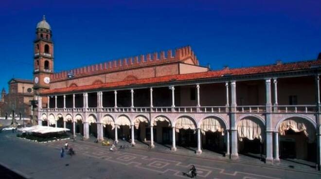 Piazza del Popolo a Faenza