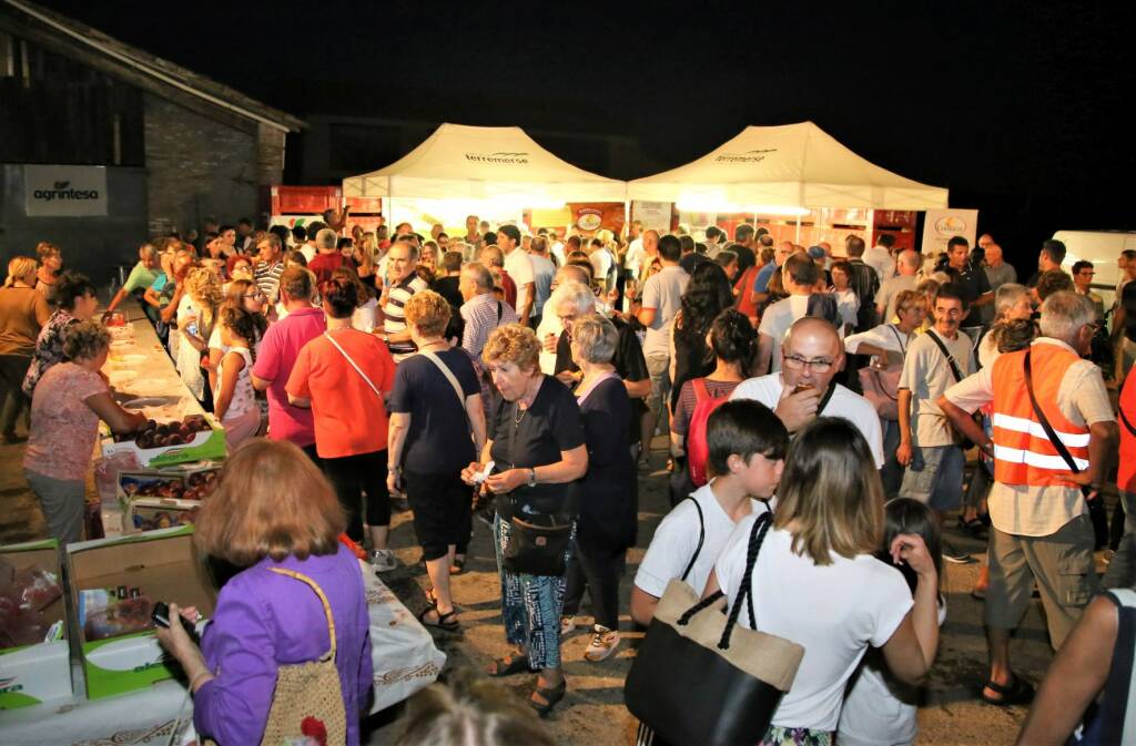 A spasso sotto le stelle lungo il Canale Naviglio 2018