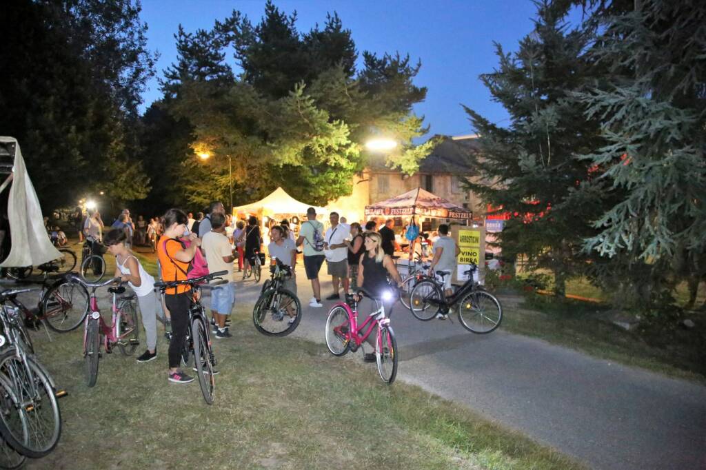 A spasso sotto le stelle lungo il Canale Naviglio 2018