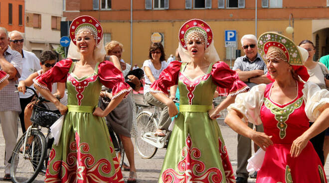 Festival Folklore Russi