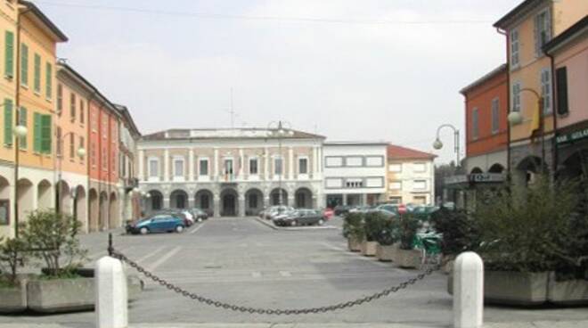 piazza dante russi