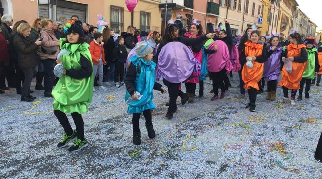 Carnevale Ravenna Bambini Coriandoli - Ravenna&Dintorni