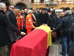 L'ultimo saluto. La cerimonia funebre per Fabrizio Matteucci in PIazza del Popolo a Ravenna