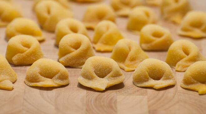 Cappelletti, ravioli, tortelli e spoja lorda: festa della pasta fresca  ripiena in Piazza Kennedy a Ravenna con Bella Romagna, il 30 e 31 marzo e  l'1 e 2 aprile 