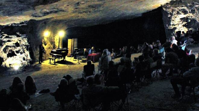 Musica_in_grotta