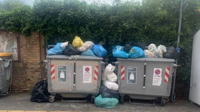 Rifiuti, a Roma arriveranno i cassonetti smart