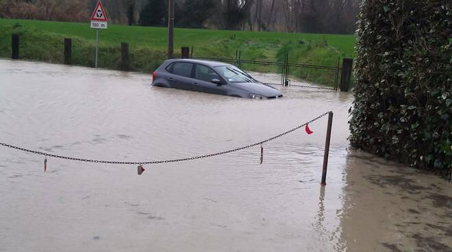 Emergenza a Riccione: chiusi sottopasso del porto e ponte di viale San Lorenzo, acqua alta in via Murano