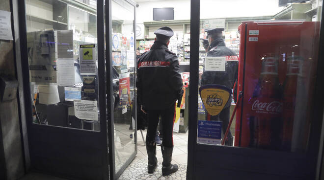 Ravenna Rapina Alla Tabaccheria Di Via Faentina Il Malvivente Ha Usato Lo Spray Urticante 6319