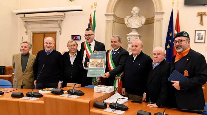 “Un mare che unisce”: presentato a Chioggia il calendario 2023 del Circolo Pescatori La Pantofla di Cervia