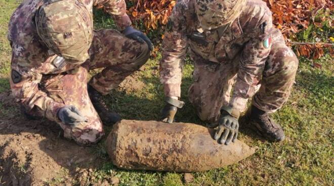 Lugo, trovata una bomba d’aereo da 100 kg: gli artificieri la fanno brillare