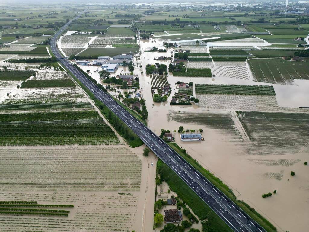 Lugo e Bagnacavallo sotto l'acqua. Foto di Robert Gavrelescu