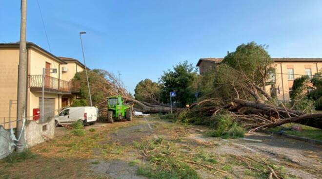 Tromba d'aria forese ravenna . 22 luglio 