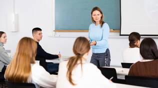 scuola classe insegnante studenti