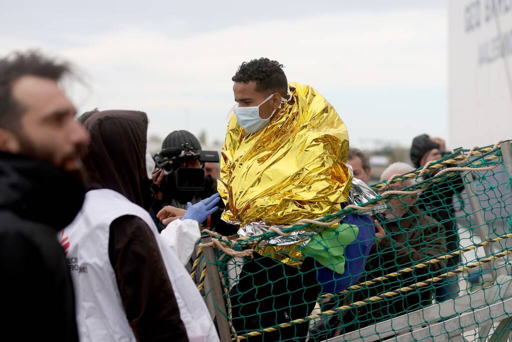 nave migranti