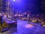 Capodanno a Riccione: oltre cento si tuffano in mare. Migliaia in piazza