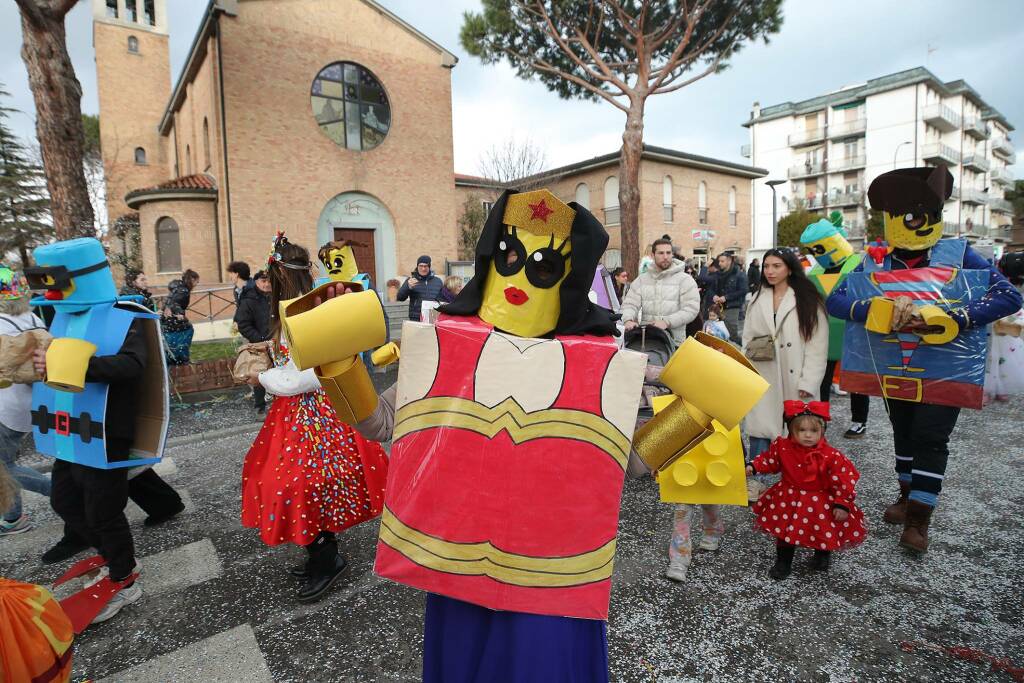 Carnevale 2024. La sfilata a Punta Marina 