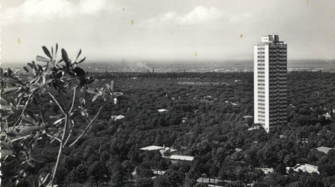 grattacielo milano marittima, anni 60, cartolina d'epoca