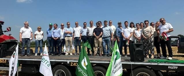 Protesta degli agricoltori "Vogliamo ripartire"