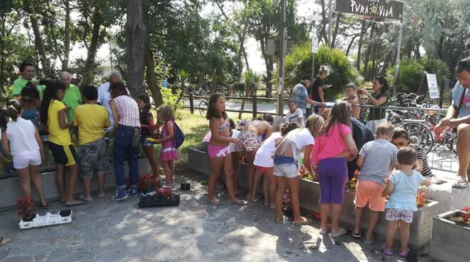 un laboratorio di giardinaggio al Festival Naturae