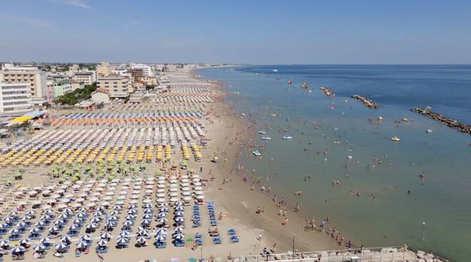 Spiaggia; Coop Bagnini - campagna video Emilia Romagna Spiagge