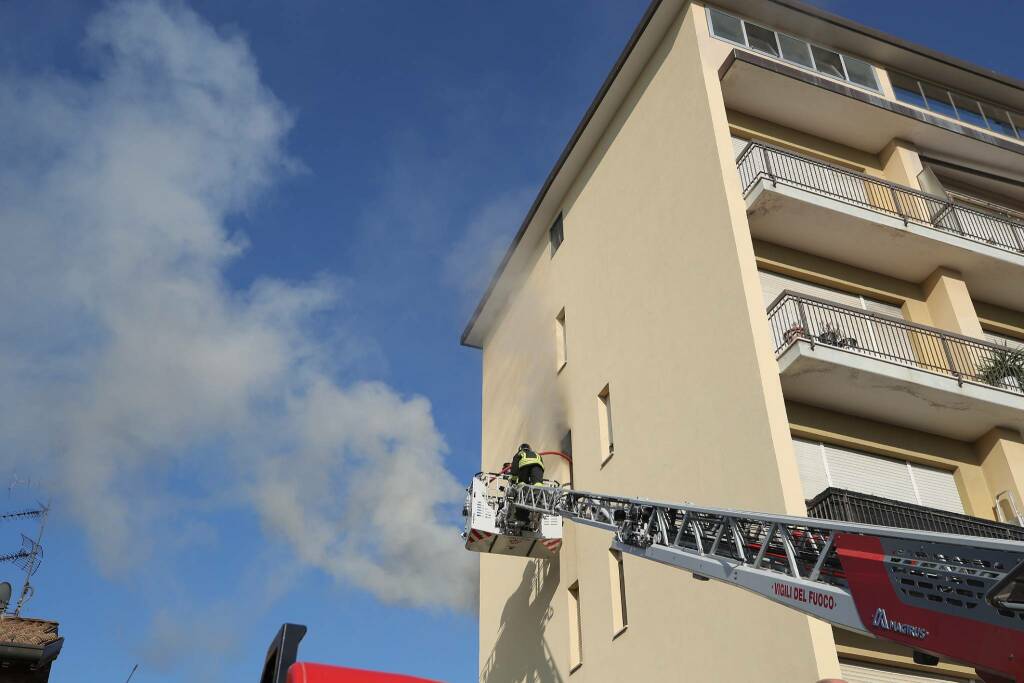 Incendio in via aniene 