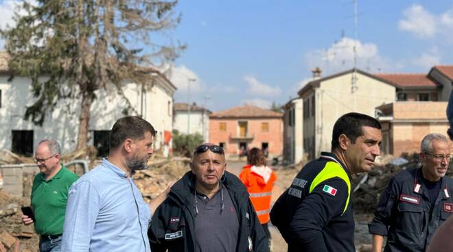 Alluvione Traversara. Installata nelle campagne idrovora ad alto pompaggio. Sopralluogo di de Pascale settembre 2024